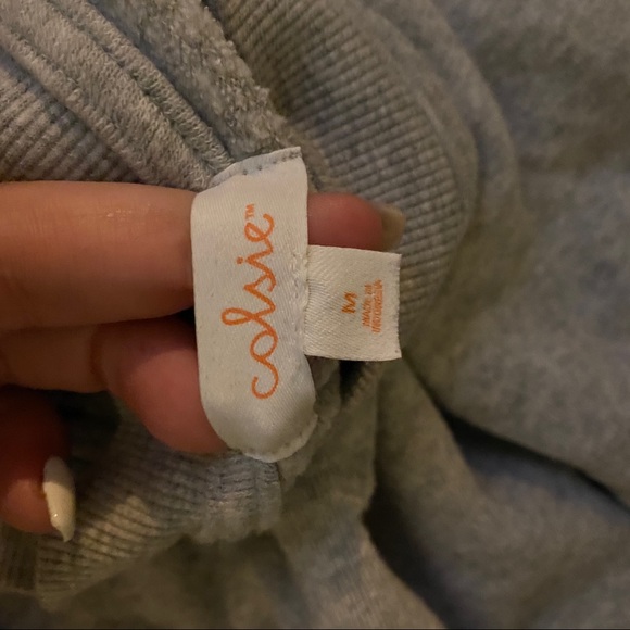 Super soft colsie (target brand) crew neck - Picture 2 of 2